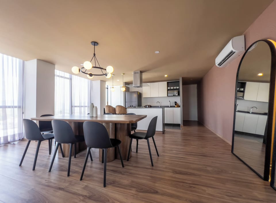 Luxury Apartment, Balcony, Mountain View | Dining room