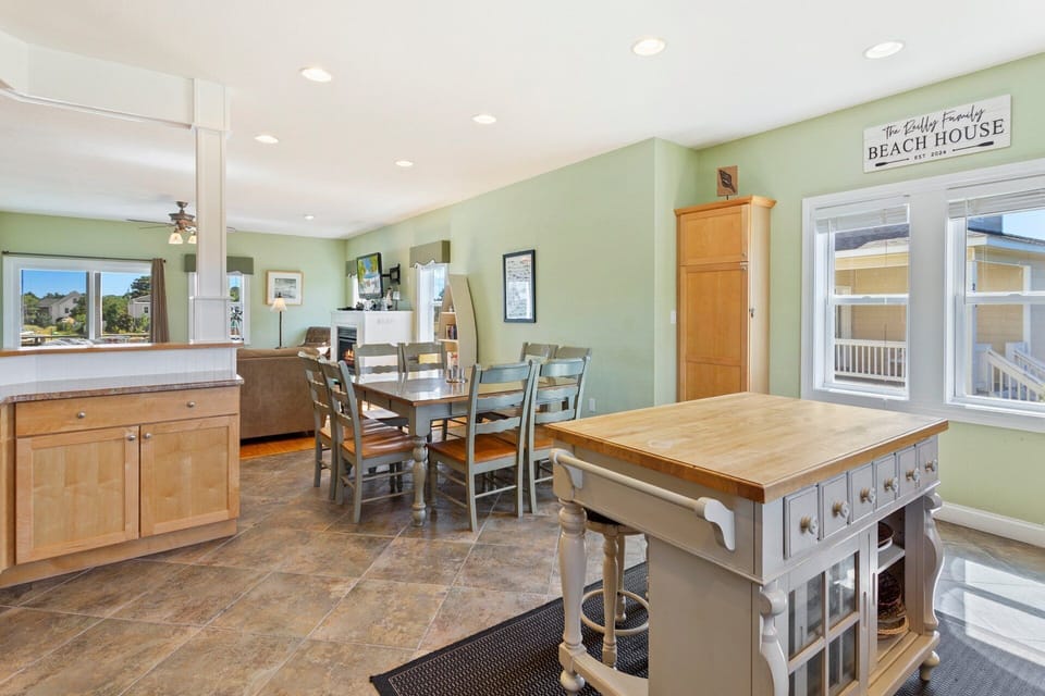 You can feel comfortable cooking every meal in, if desired, with a “home away from home” Kitchen.