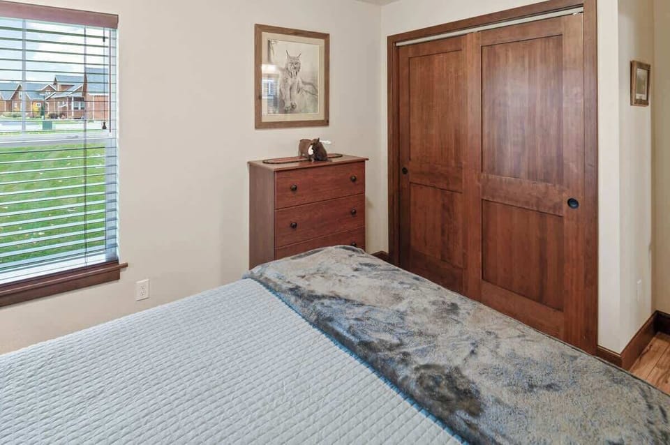 Downstairs Primary Bedroom Closet