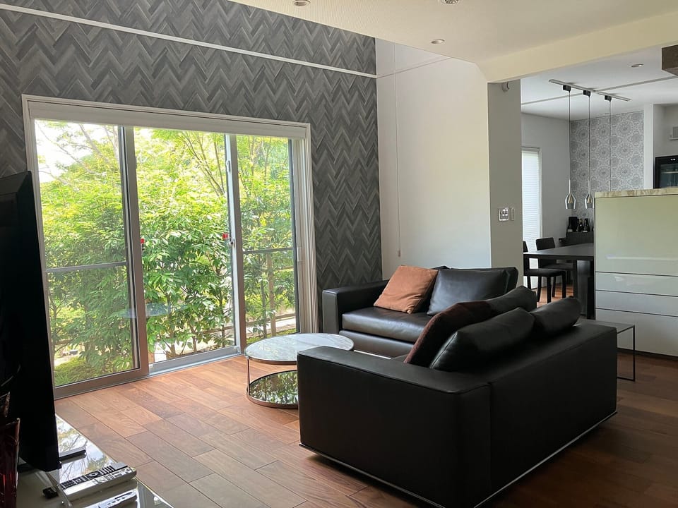 Luxury Villa, Mountain View | Living area