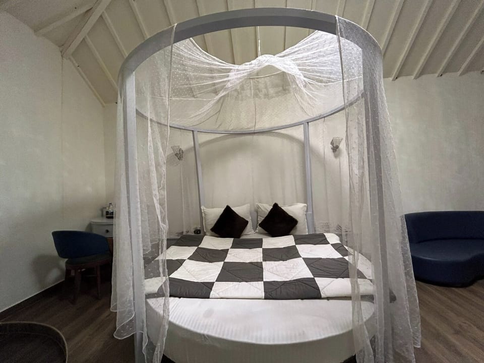 Studio Suite, Resort View | Desk, free WiFi