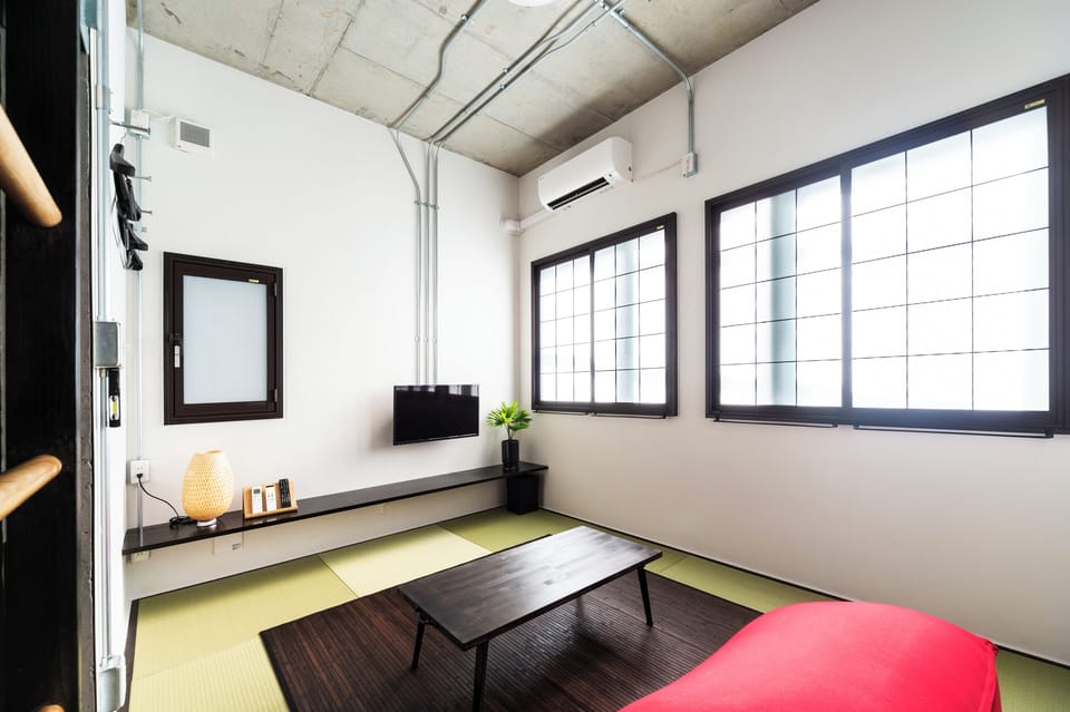 In-room safe, laptop workspace, blackout drapes, iron/ironing board