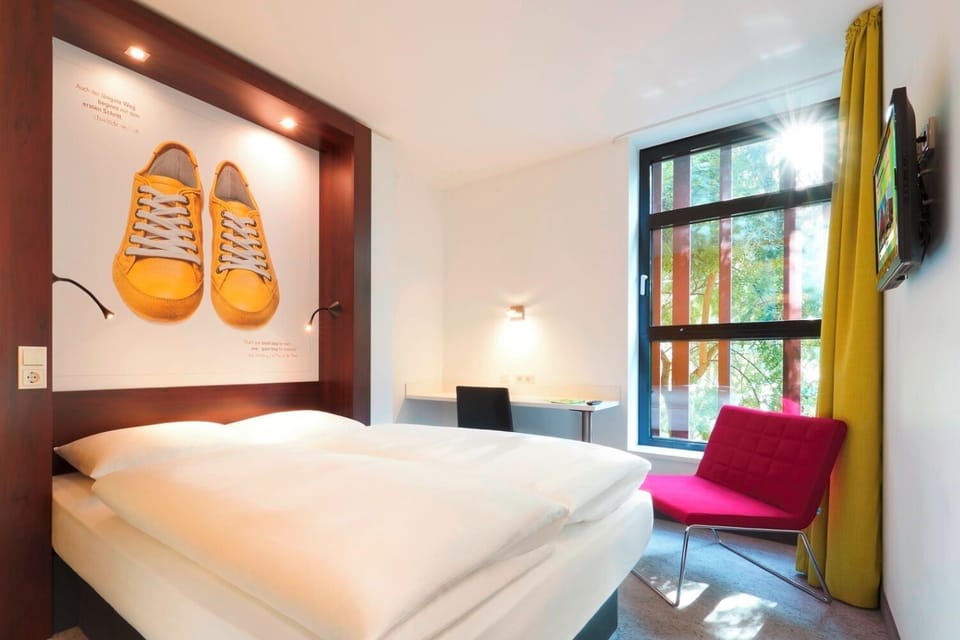 Basic Room | 1 bedroom, hypo-allergenic bedding available, desk, laptop workspace