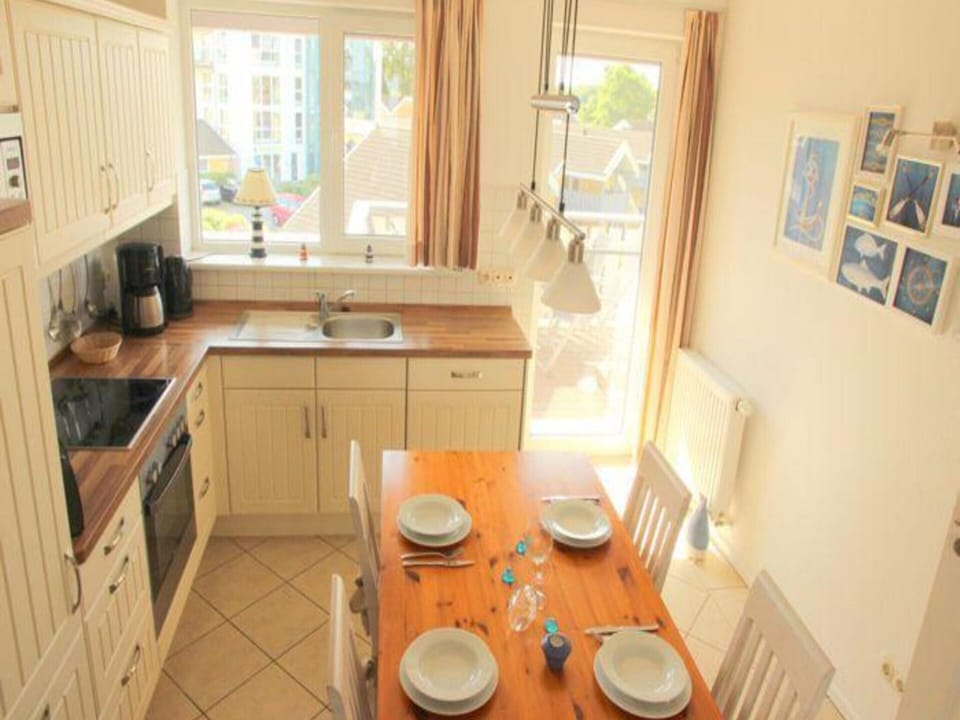 Apartment | Private kitchen | Electric kettle, toaster, highchair