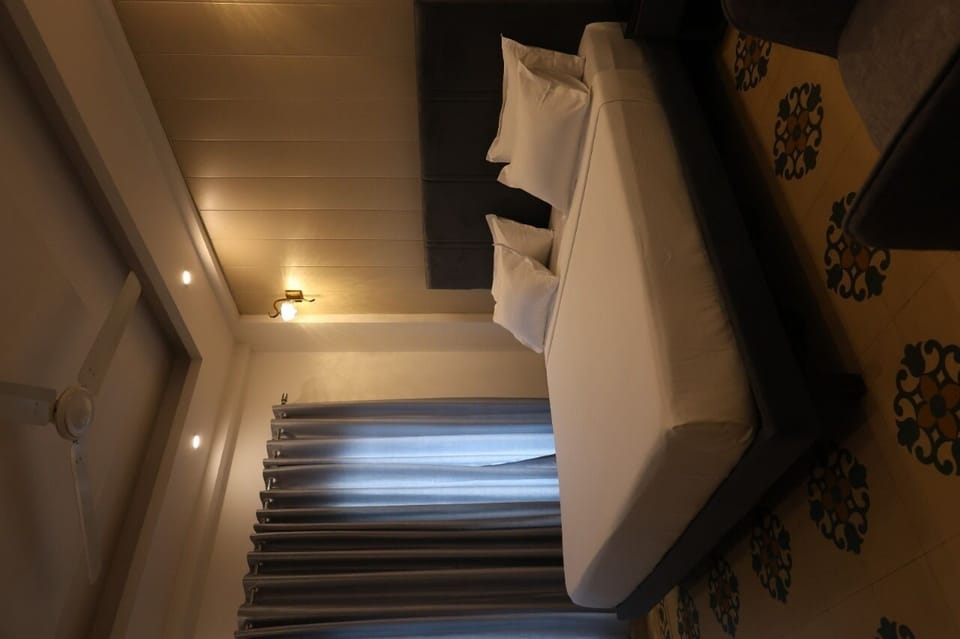 Room, City View | Room amenity