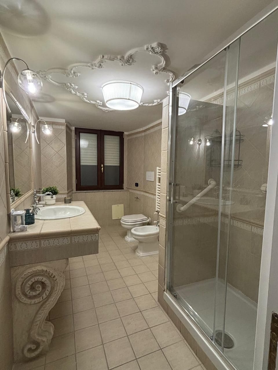 Posillipo | Bathroom | Free toiletries, hair dryer, towels, soap