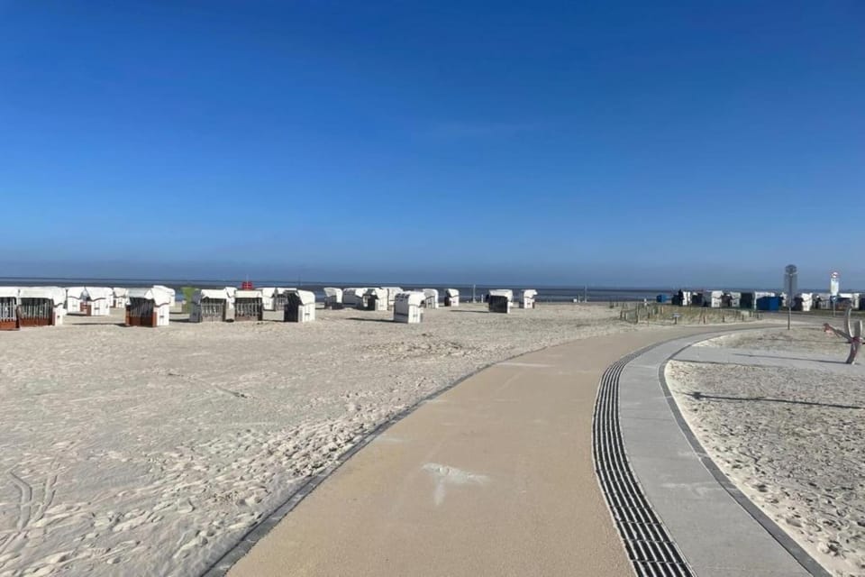 Immediate Surroundings [summer] (<1 km)