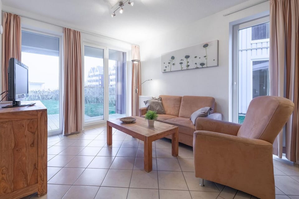 Apartment | Living room | Fireplace