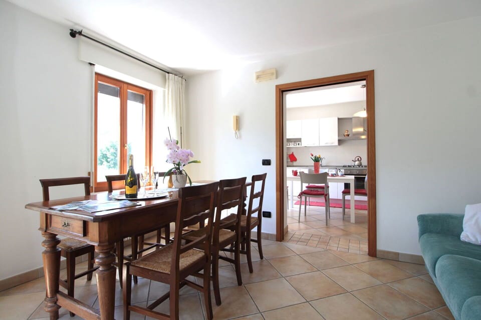 Autumn, Dining Room, Living Room, Spring, Summer