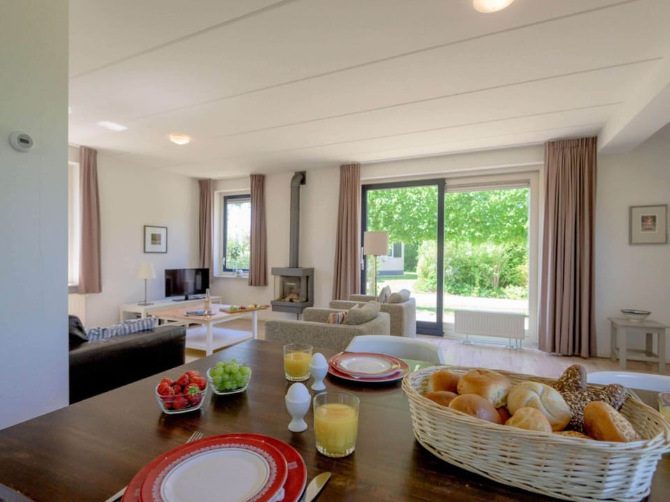 House | Dining