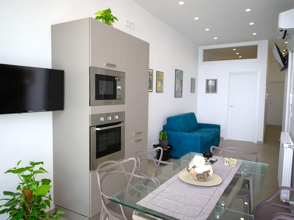 Apartment | Dining