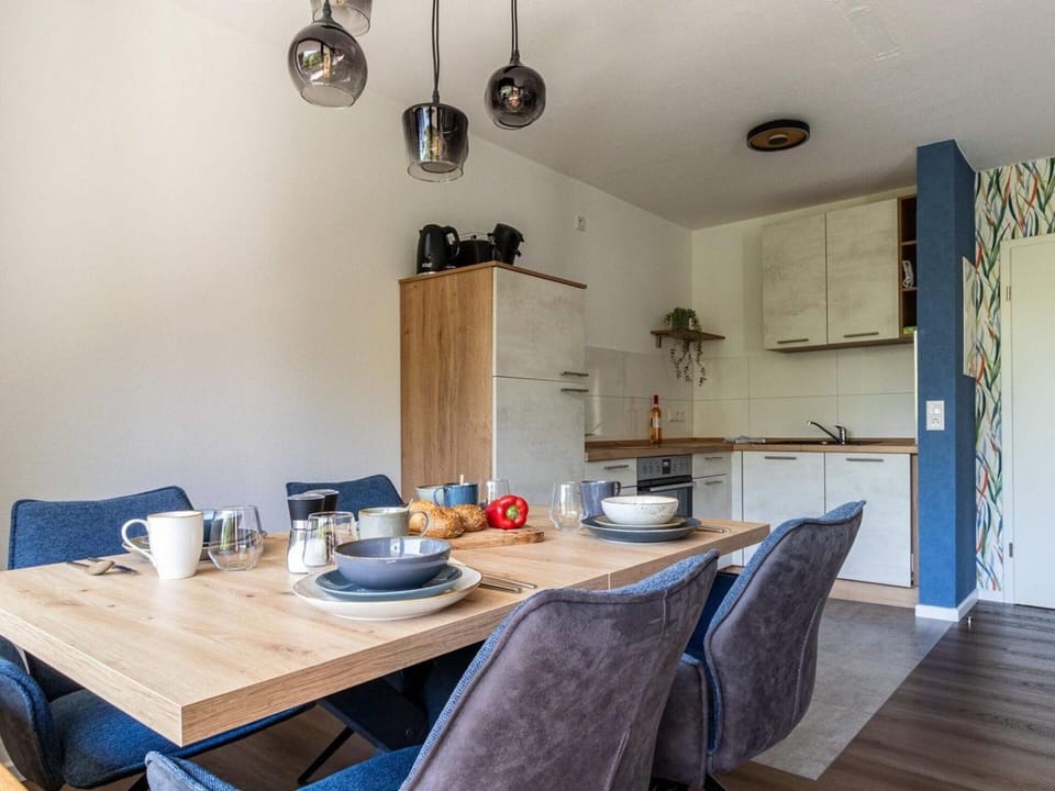 Apartment | Dining