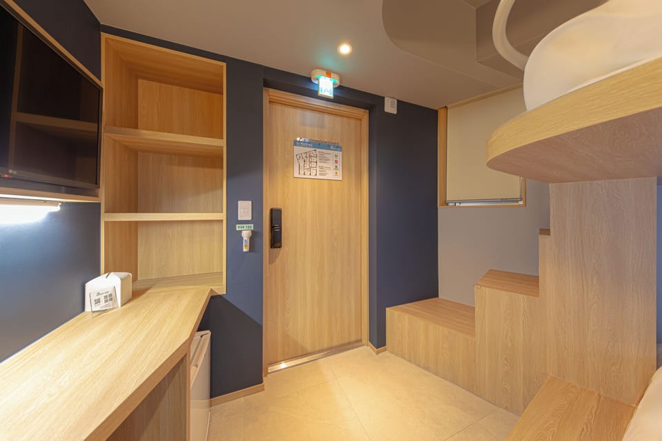 Quadruple Room | Desk, laptop workspace, soundproofing, free WiFi