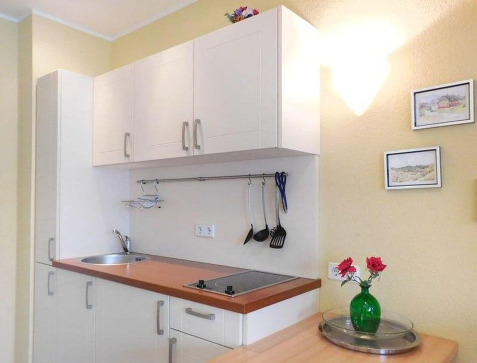 Apartment | Private kitchen | Electric kettle, toaster, highchair