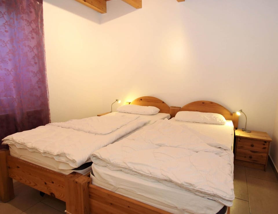 House | 3 bedrooms, individually furnished