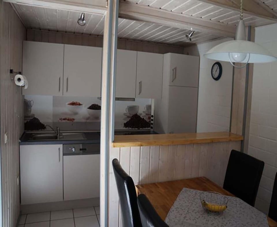 House | Private kitchen | Electric kettle, toaster, highchair
