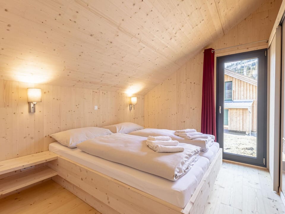 Chalet | 3 bedrooms, individually furnished, bed sheets