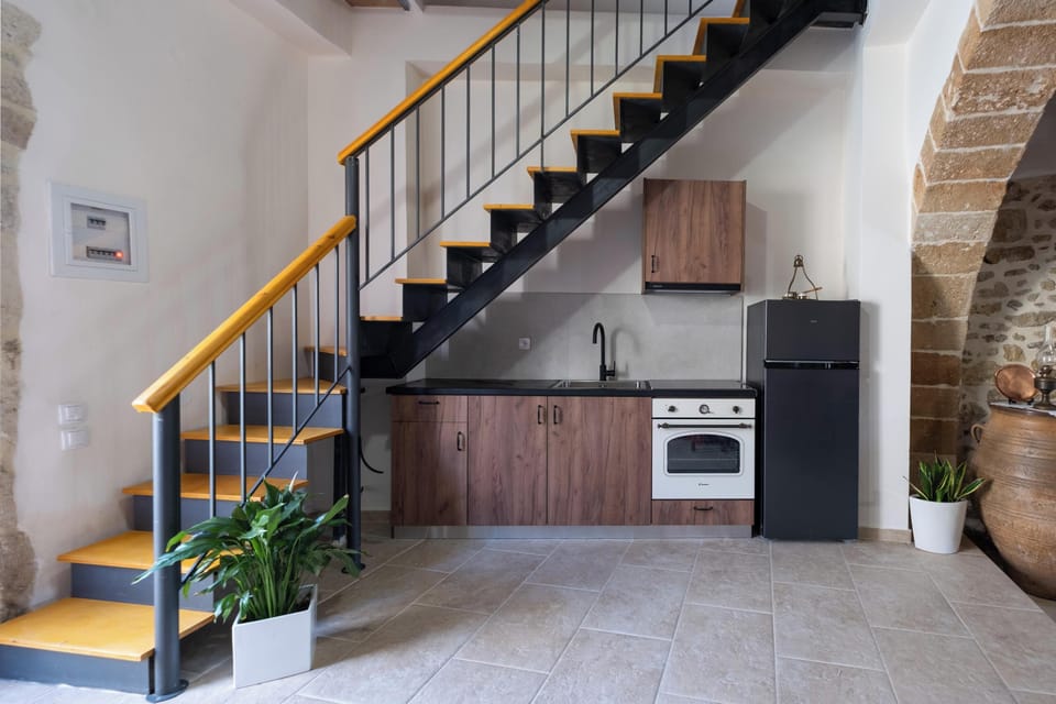 House | Private kitchen | Full-size fridge, oven, stovetop, espresso maker