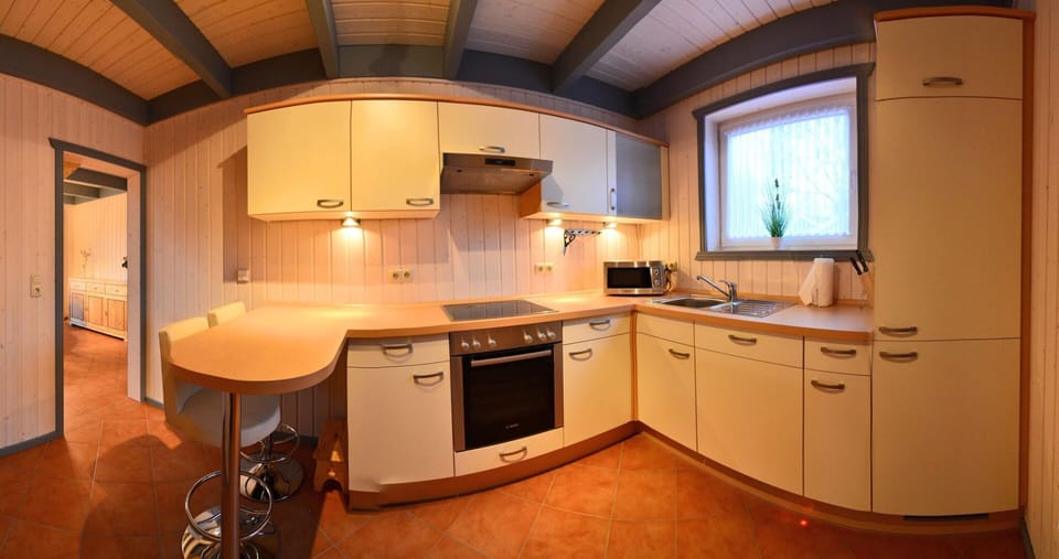 House | Private kitchen | Electric kettle, toaster, highchair