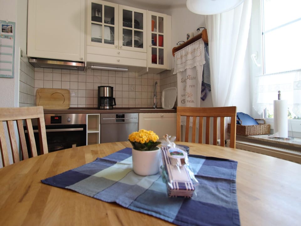 House | Private kitchen | Electric kettle, toaster, highchair