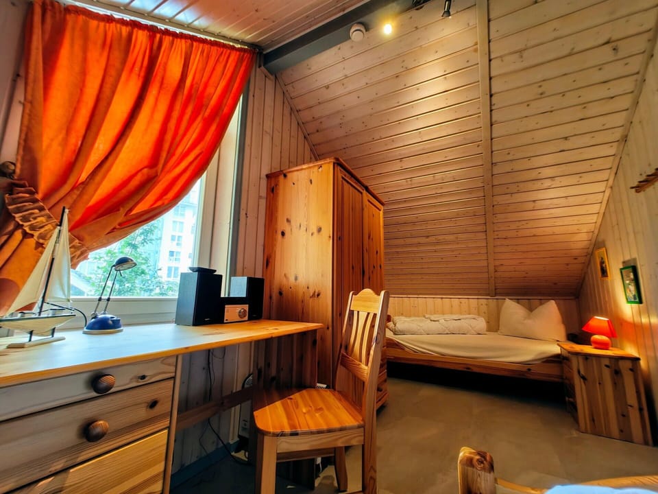 House | 3 bedrooms, individually furnished