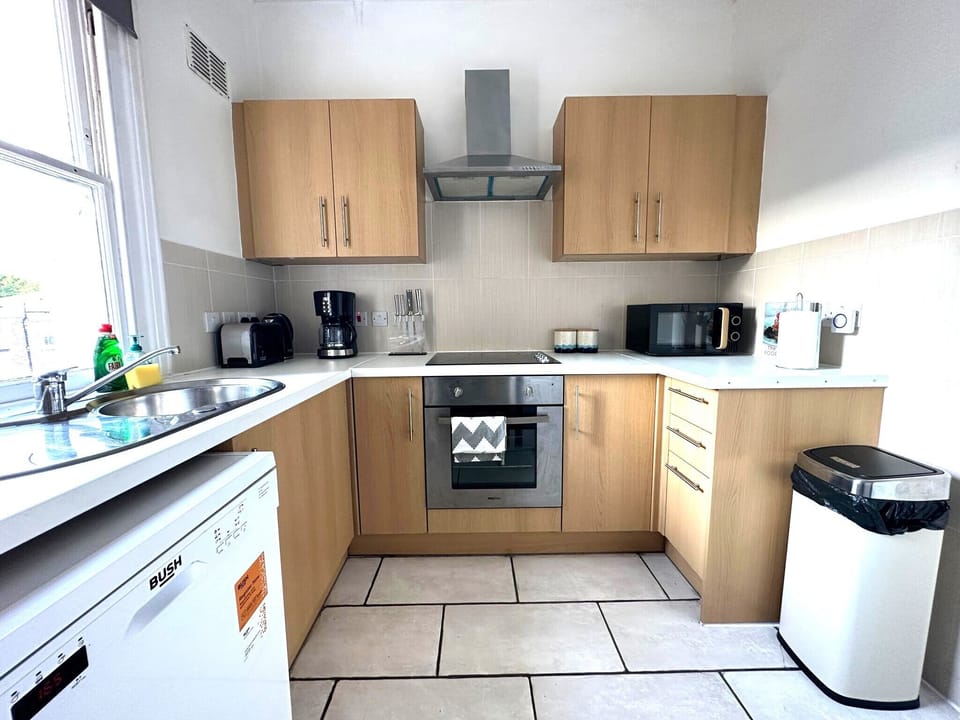 London's 2-Bedroom Apartment with FREE Wi-Fi Near Abbey Road, Maida Vale