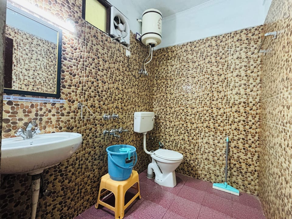 Double Room, Balcony, Mountain View | Bathroom