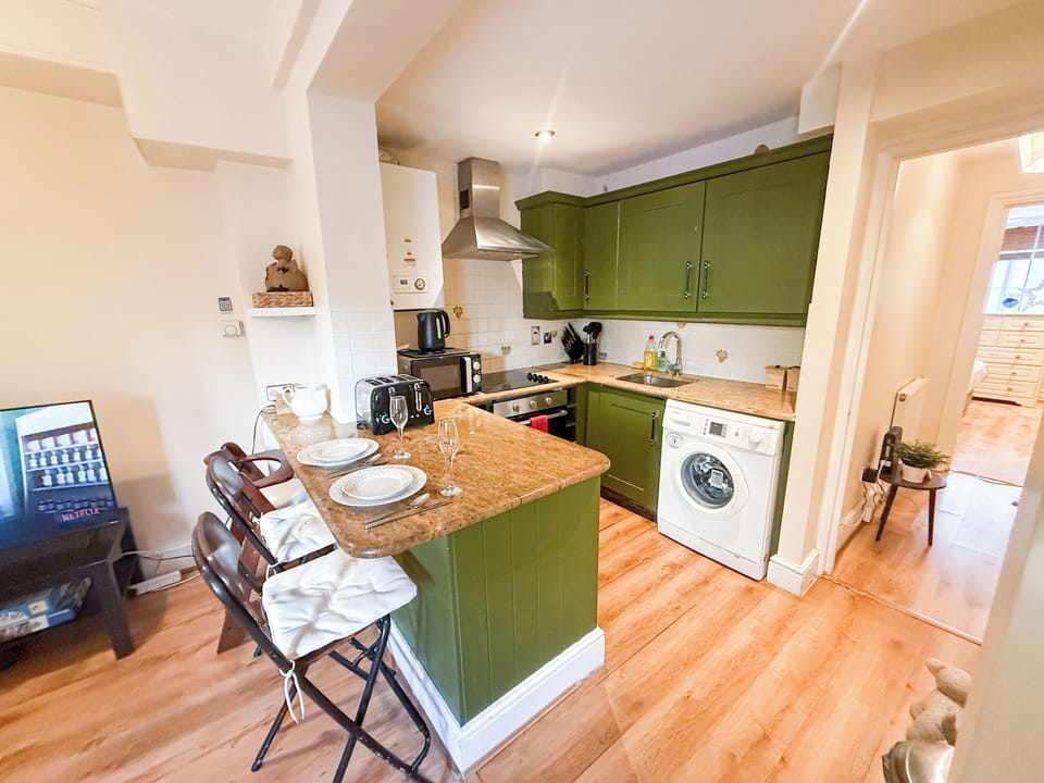 Fully equipped Kitchen | West Kensington near Kensington Olympia, Earl's Court