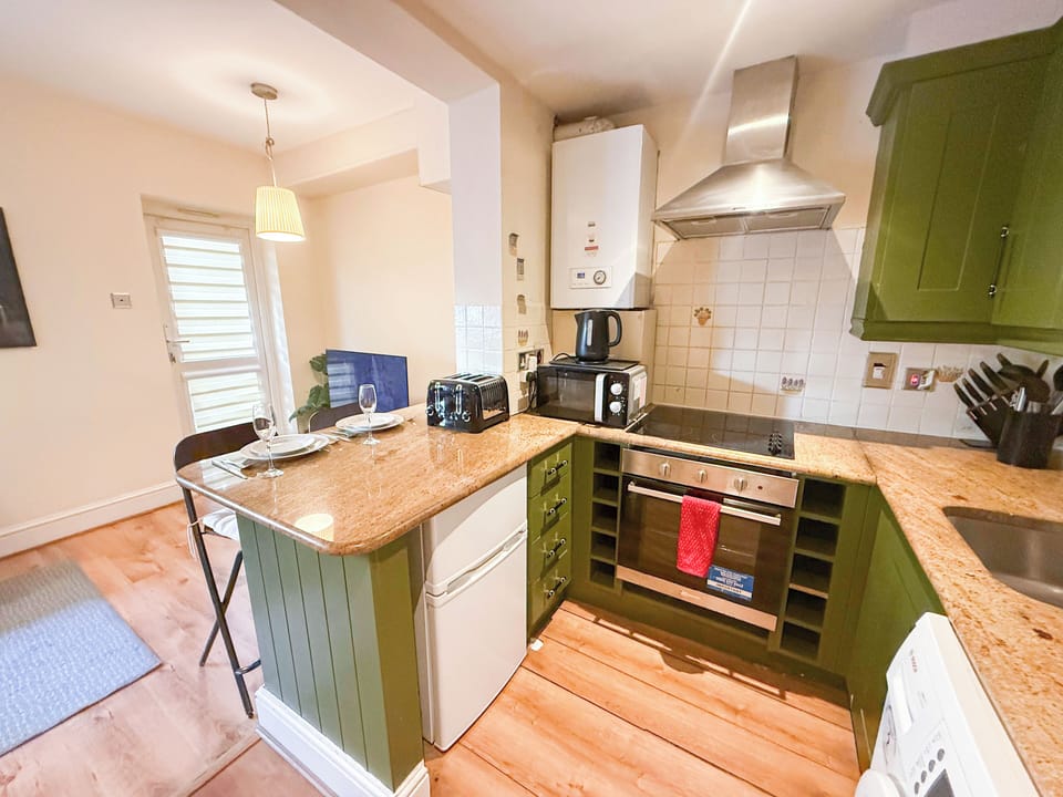 Fully equipped Kitchen | West Kensington near Kensington Olympia, Earl's Court