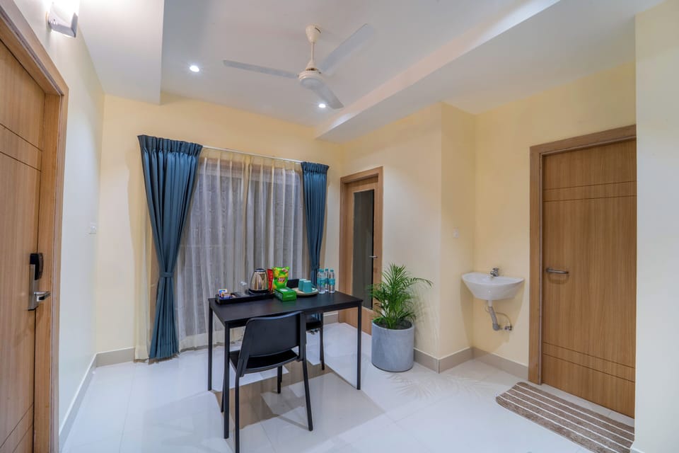 Apartment | Living area | Flat-screen TV