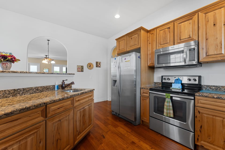 House, 2 Bedrooms | Private kitchen | Coffee/tea maker, fridge, oven, toaster