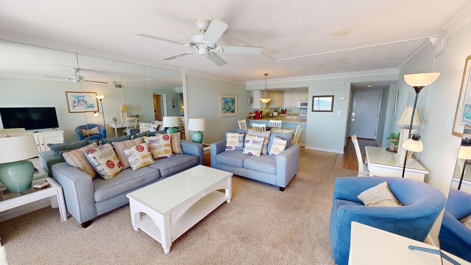 Condo, 1 Bedroom | Living area