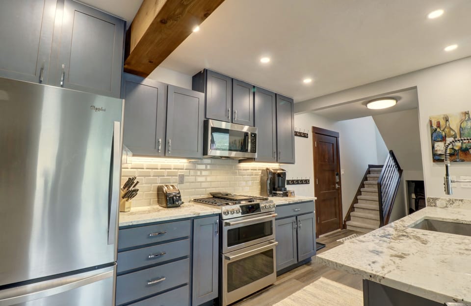 Condo, 3 Bedrooms | Private kitchen | Coffee/tea maker, fridge, oven, toaster