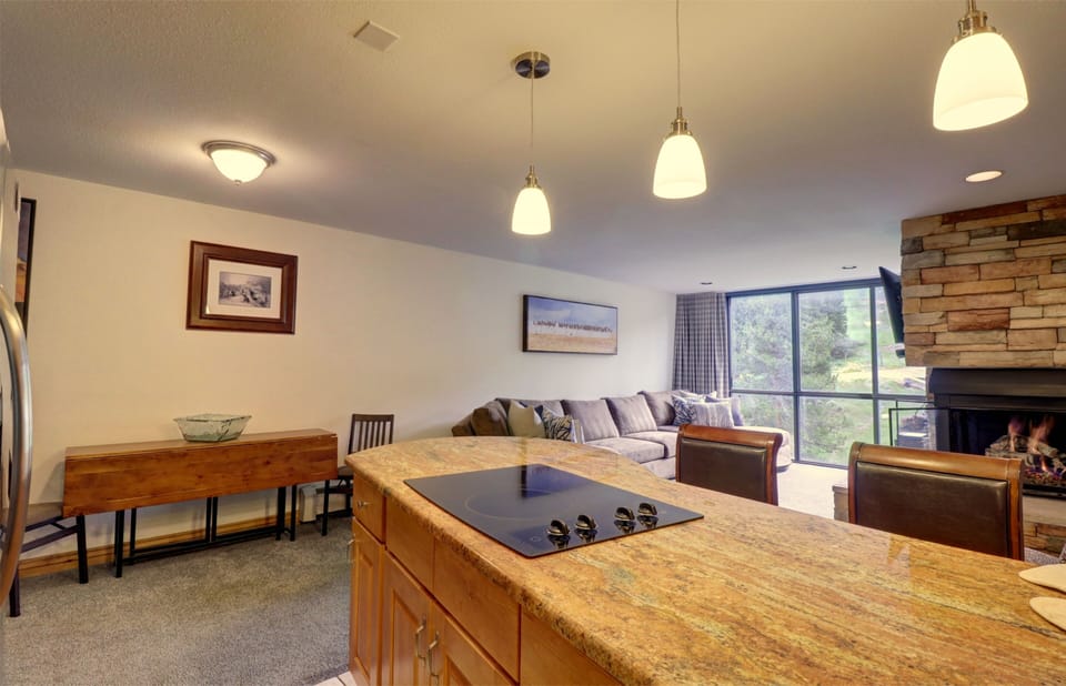 Condo, 1 Bedroom | Interior