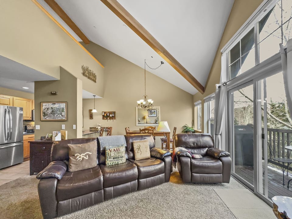 Condo, 1 Bedroom | Living area