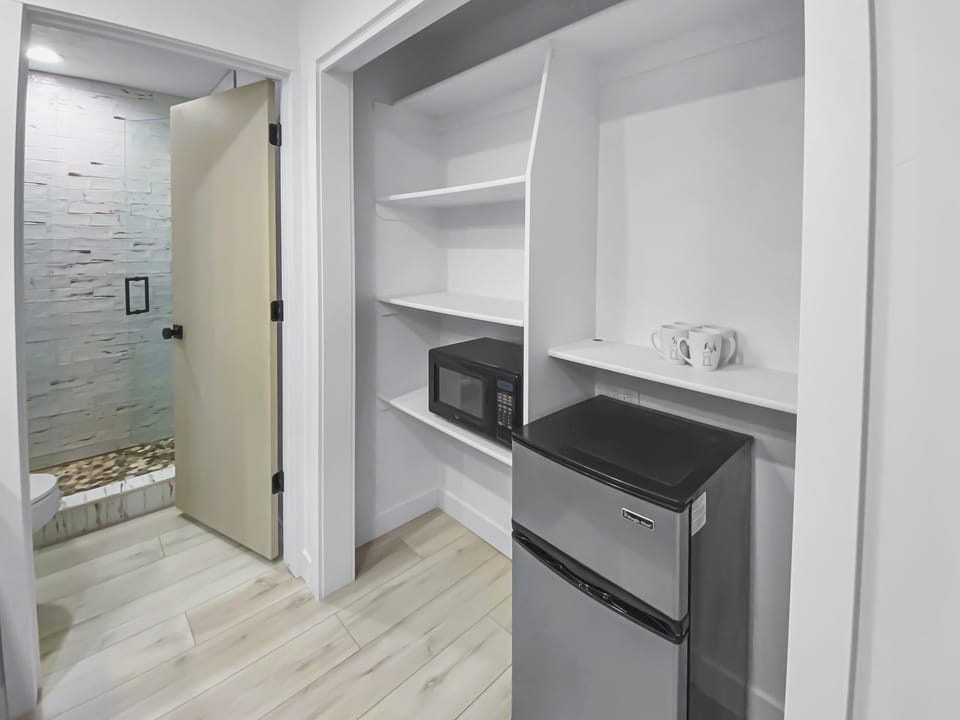 Condo, 3 Bedrooms | Interior