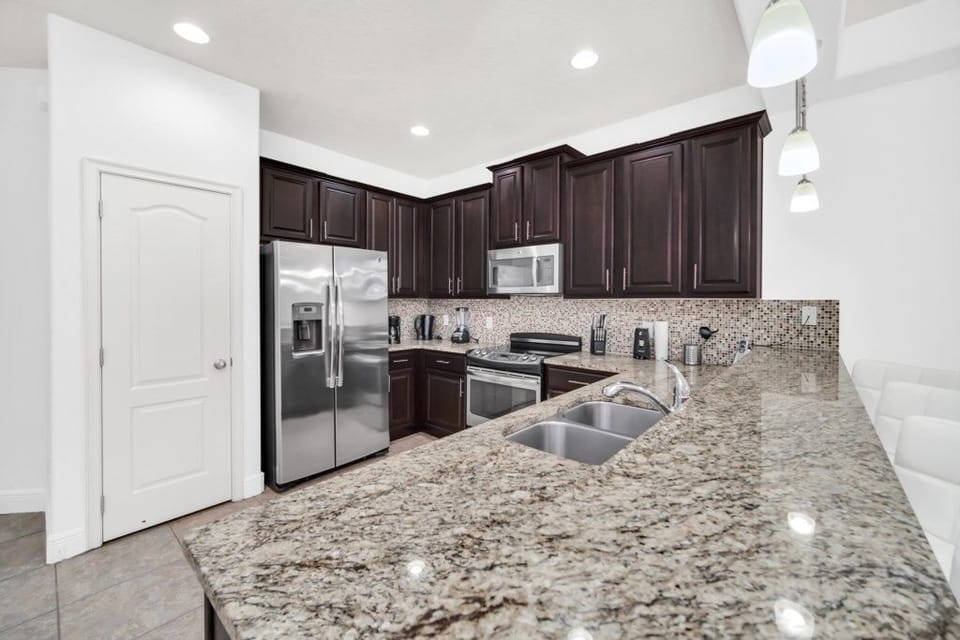 Condo, 3 Bedrooms | Private kitchen
