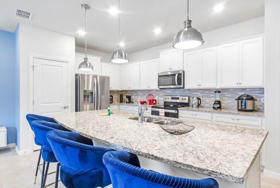 Villa, 5 Bedrooms | Private kitchen