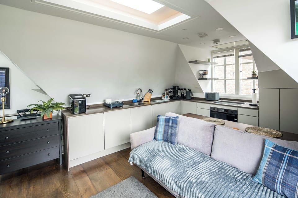 Classic Apartment, Balcony | Private kitchen | Electric kettle