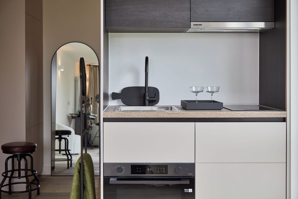 Superior Studio, 1 Double Bed, Non Smoking | Private kitchen | Electric kettle, toaster