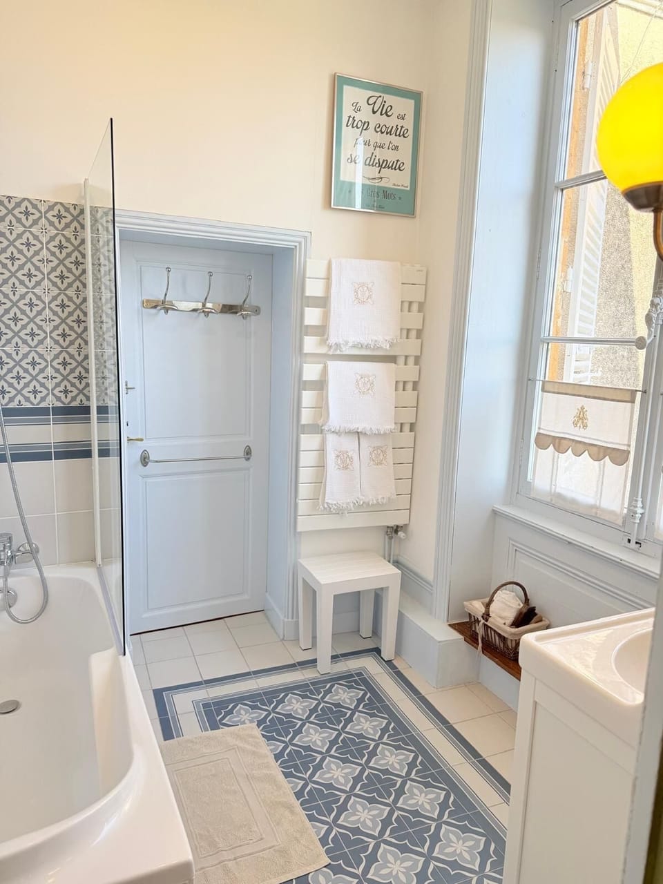 Superior Suite, 2 Bedrooms Garden View | Bathroom