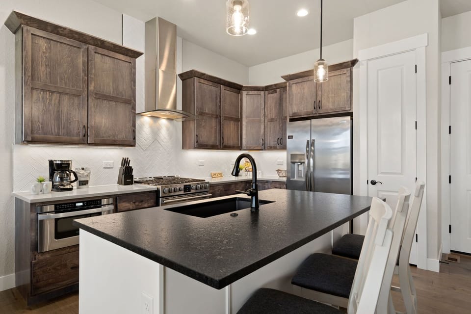 Chef's Kitchen | Breakfast Bar with Seating for 3