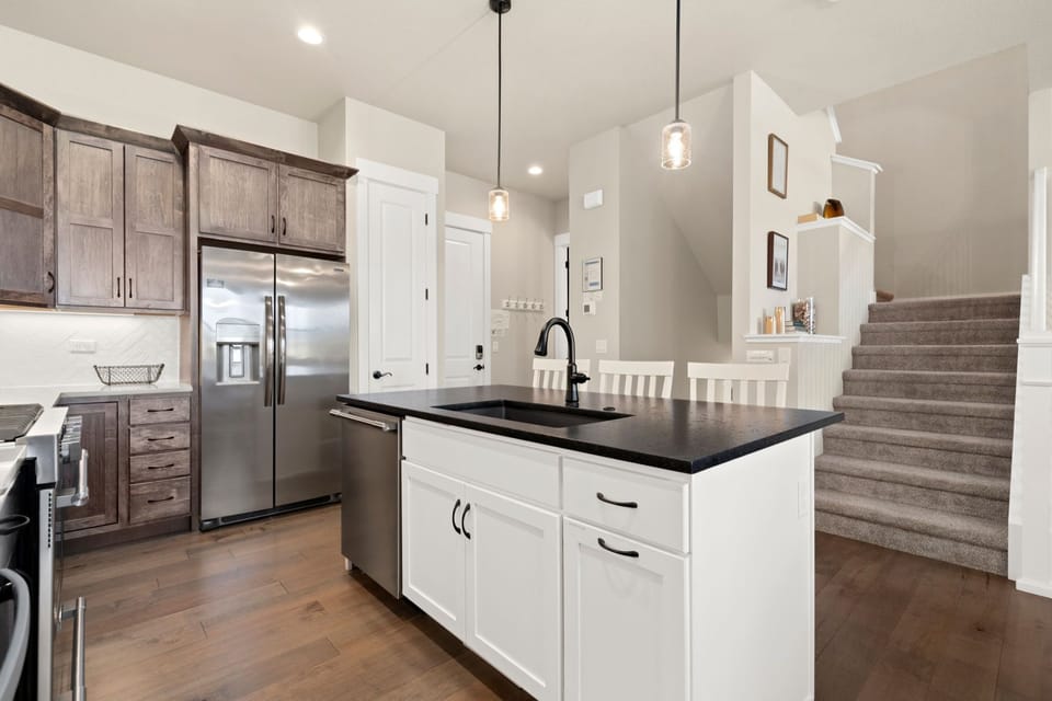 Chef's Kitchen | Breakfast Bar with Seating for 3