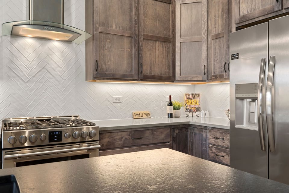 Chef's Kitchen | Stainless Steel Appliances and Kitchen Island