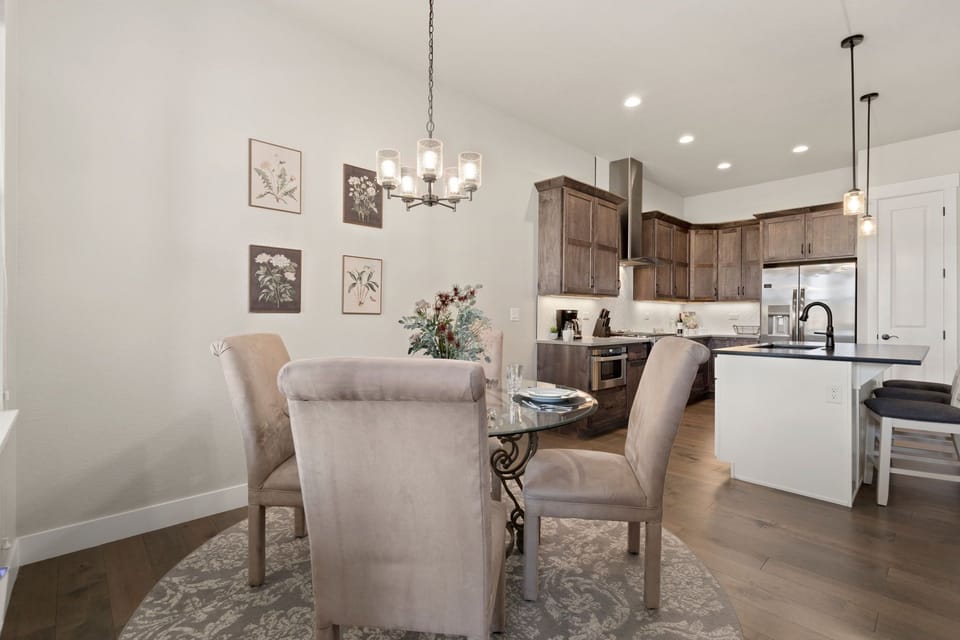 Dining Area | Comfortable seating for 6!