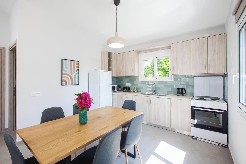 House, Pool View | Private kitchen | Espresso maker, coffee/tea maker, electric kettle, toaster