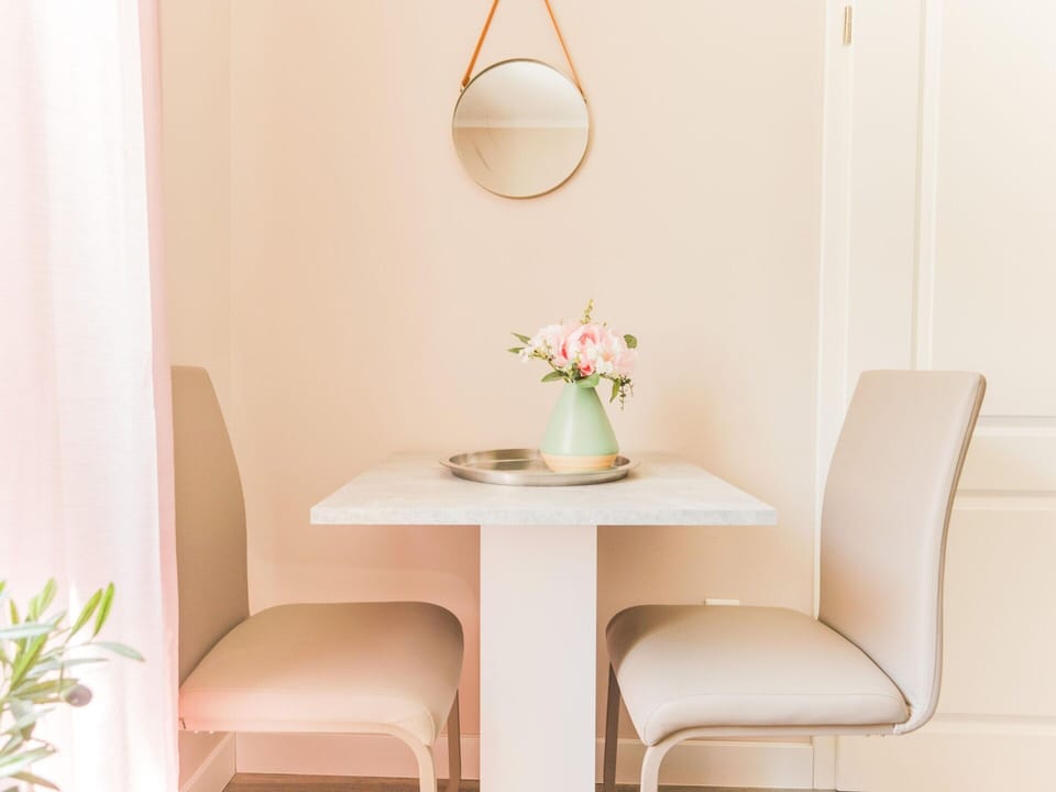 Apartment | Dining