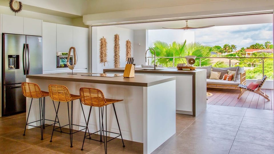 Superior Villa, Pool View | Private kitchen | Fridge, microwave, oven, stovetop