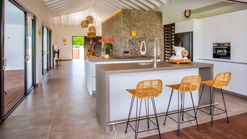 Superior Villa, Pool View | Private kitchen | Fridge, microwave, oven, stovetop