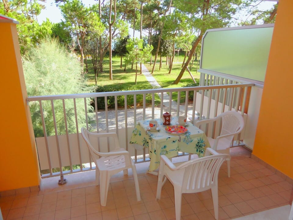 Apartment | Dining